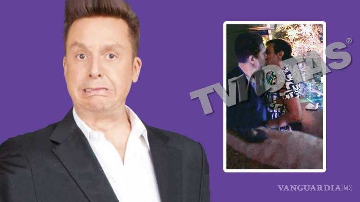 $!Captan a Daniel Bisogno ¡besando a otro hombre en un bar gay!