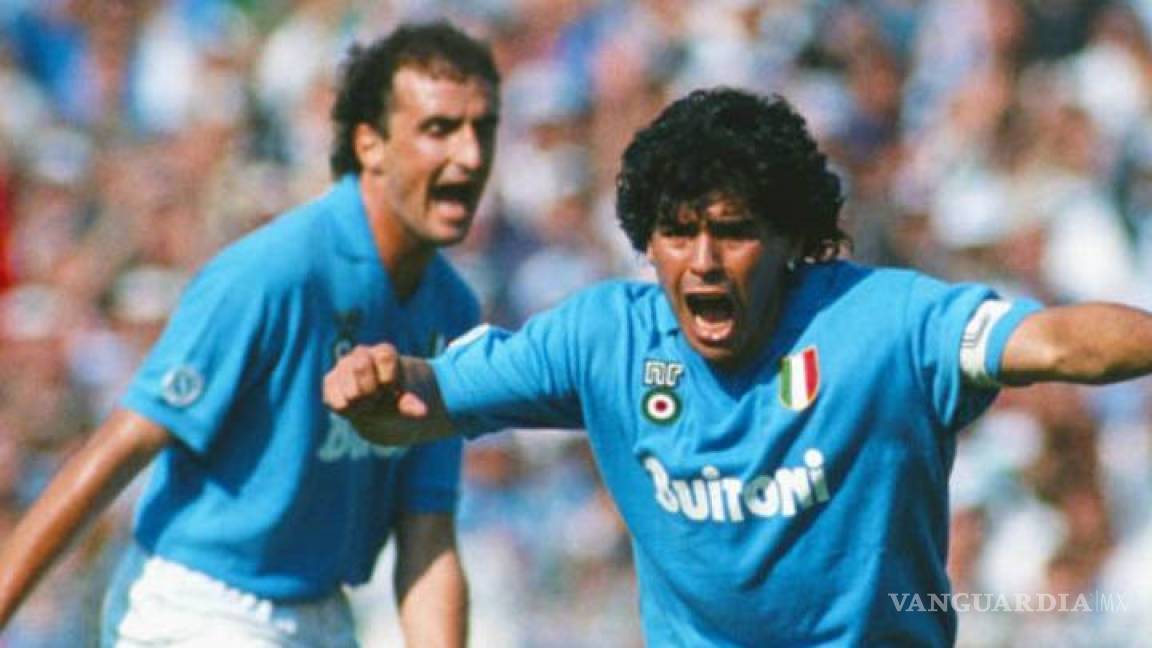 Napoli está llorando, Maradona y la mano de Dios han muerto