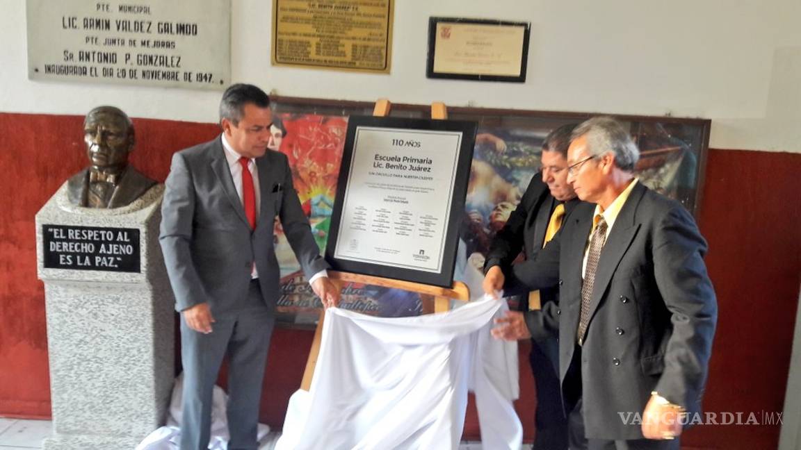 $!En sesión solemne entregan reconocimientos a ciudadanos distinguidos de Torreón