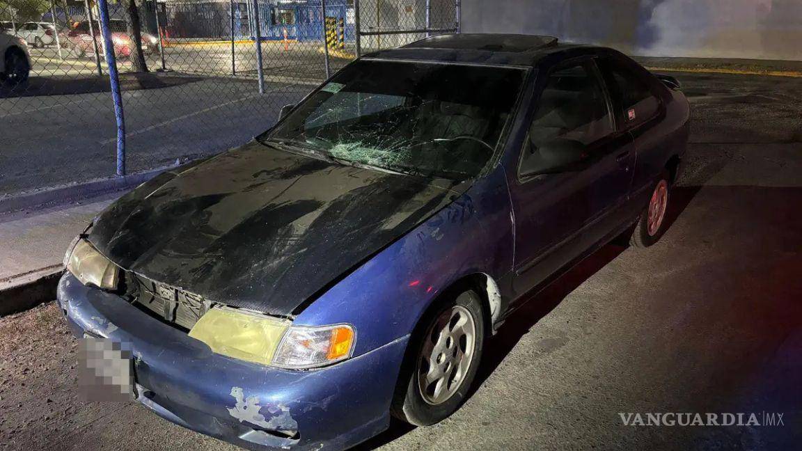 $!Una mujer de 59 años fue atropellada por un camión de la ruta 17 en pleno centro de Saltillo; el conductor fue detenido tras el percance.