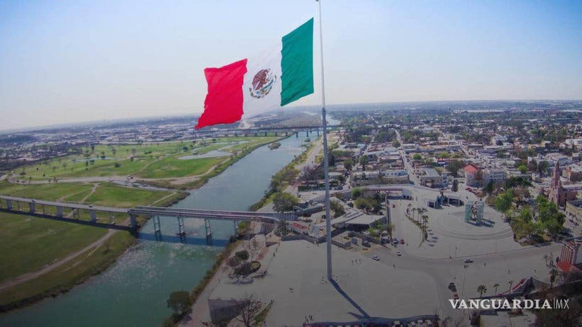 Tiene Coahuila el Récord Guinness por la bandera izada más grande del mundo (foto)
