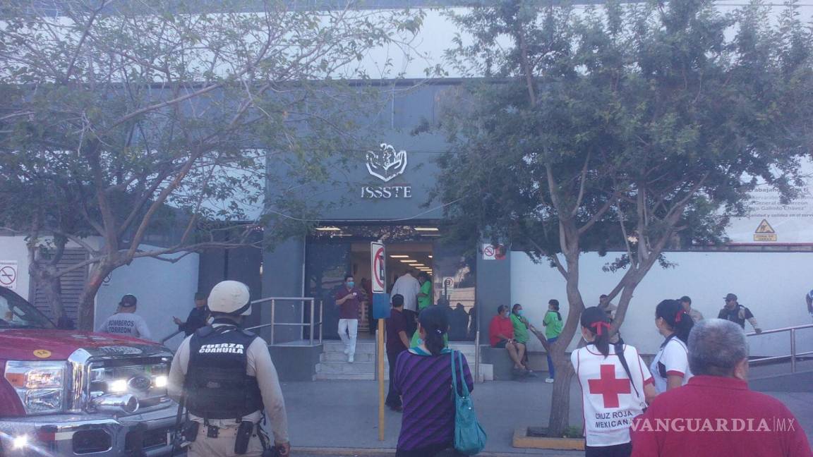 $!Evacúan clínica del Issste en Torreón por fuga de gas