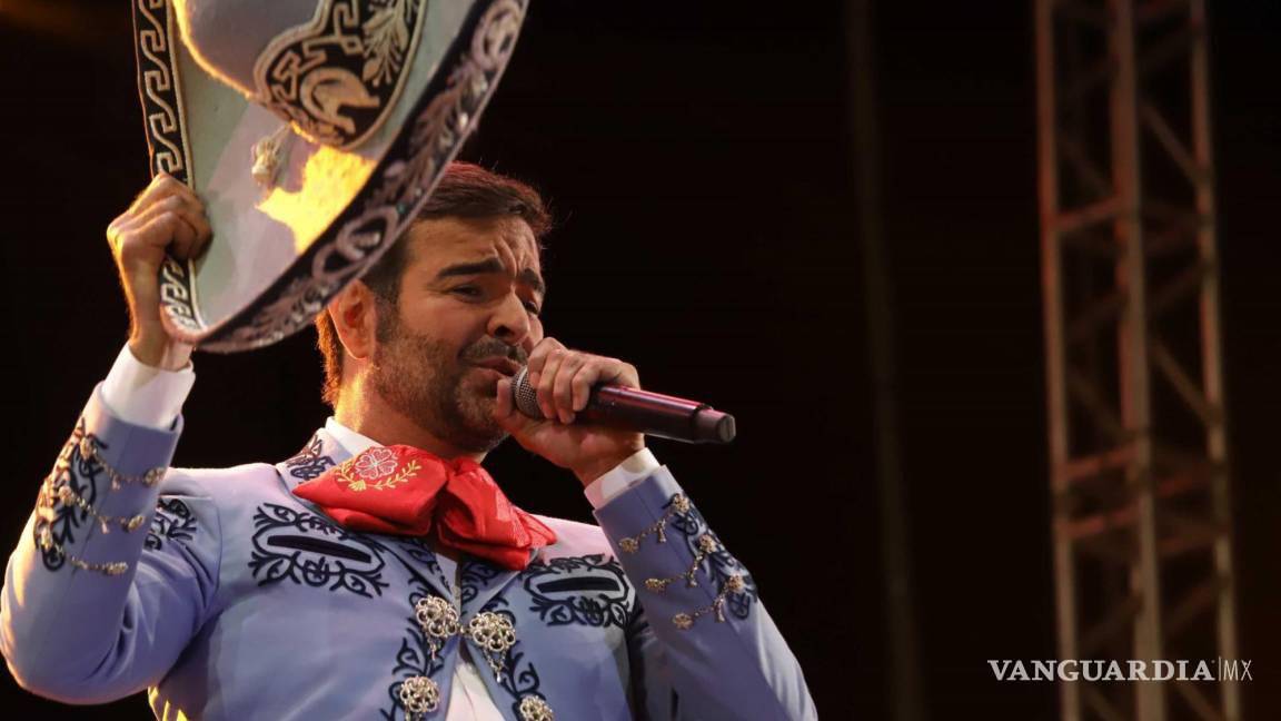 $!El intérprete de música ranchera agredió a una reportera del programa Ventaneando.