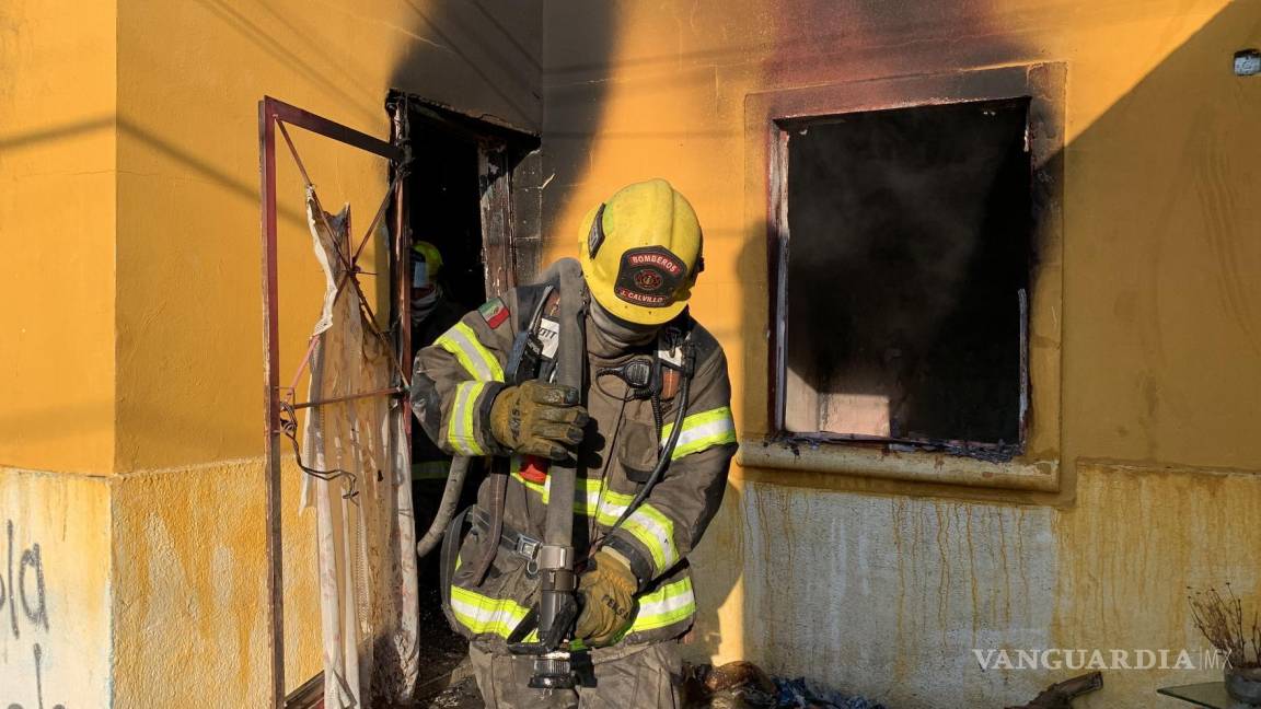 En pérdida total termina vivienda de Saltillo tras quemarse