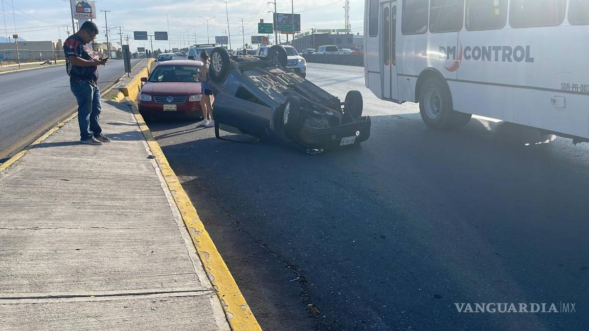 Accidente vial en el periférico Luis Echeverría Álvarez de Saltillo causa cierre de tráfico