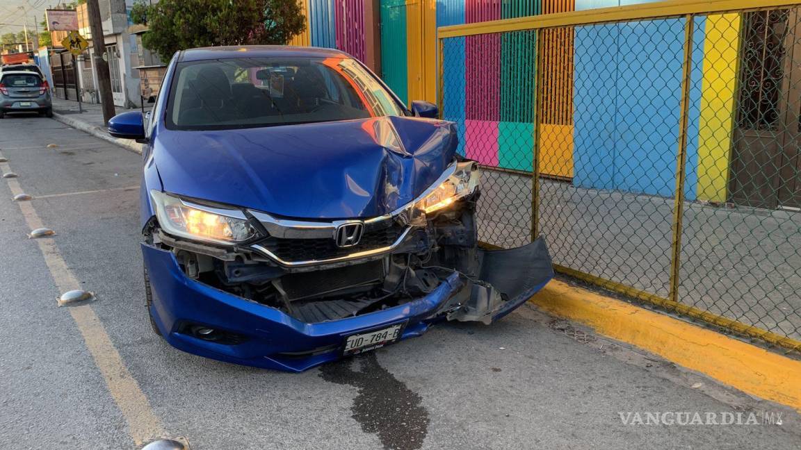 Taxista provoca accidente en la Antonio Cárdenas, Saltillo; no se reportan heridos