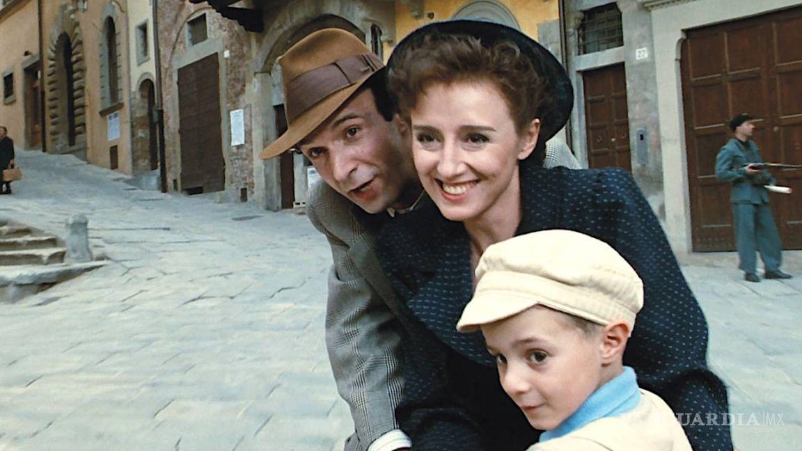 $!Roberto Benigni, Nicoletta Braschi y Giorgio Cantarini en La vida es bella (1997)