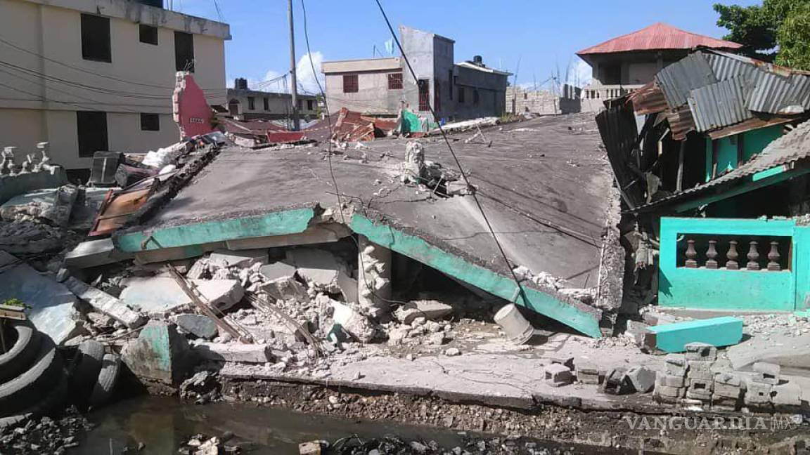 Abre SRE línea de teléfono para mexicanos tras terremoto en Haití