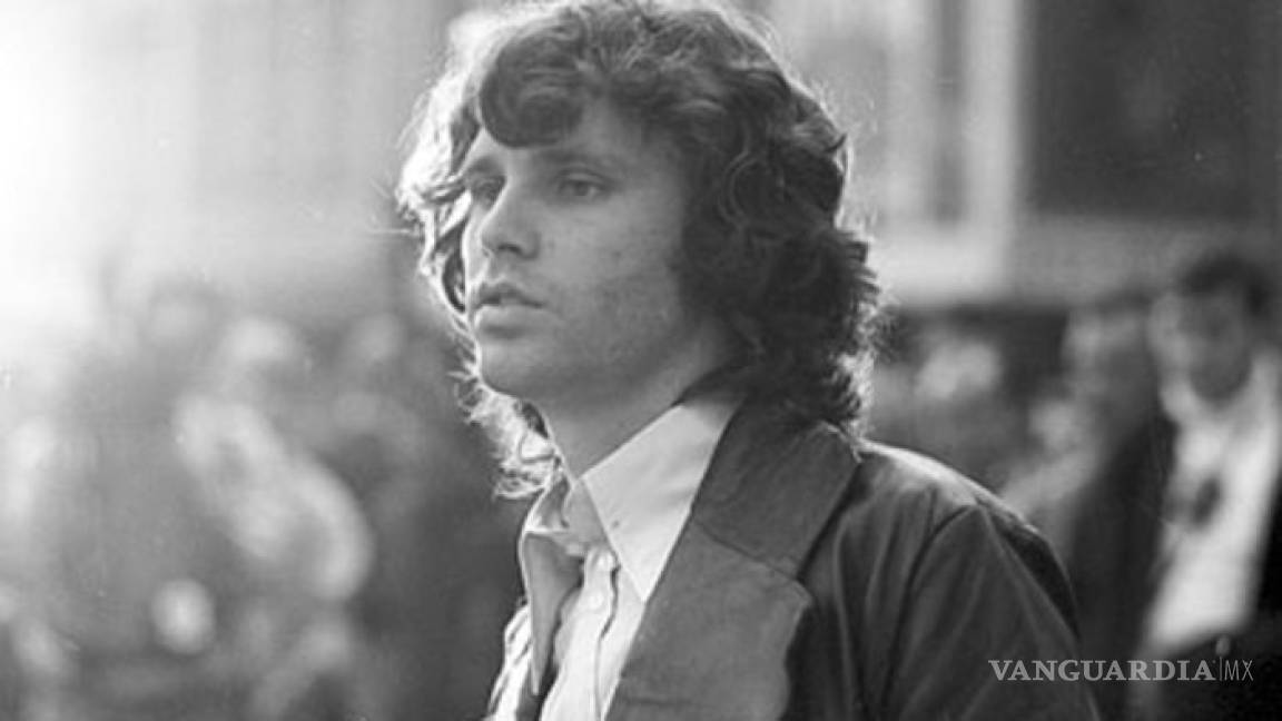 Jim Morrison, el hombre que cambió para siempre la imagen del hombre al frente de una banda