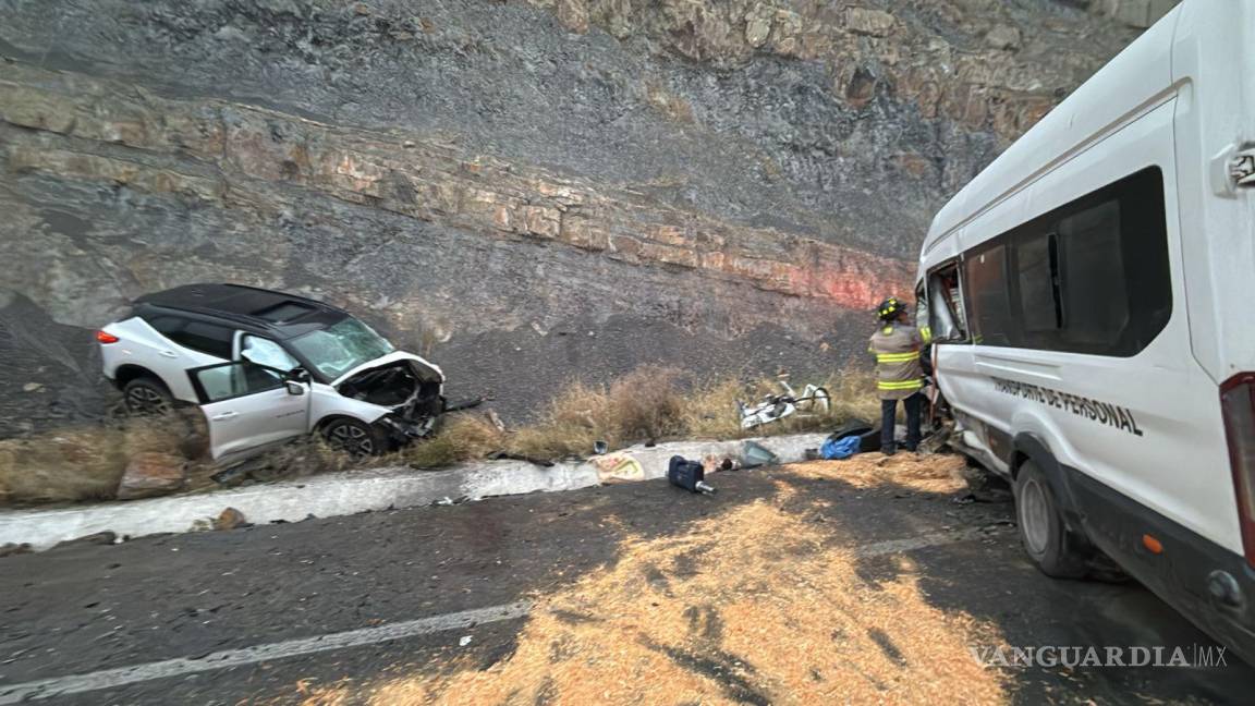 Aparatoso accidente en la carretera a Monclova deja varios lesionados