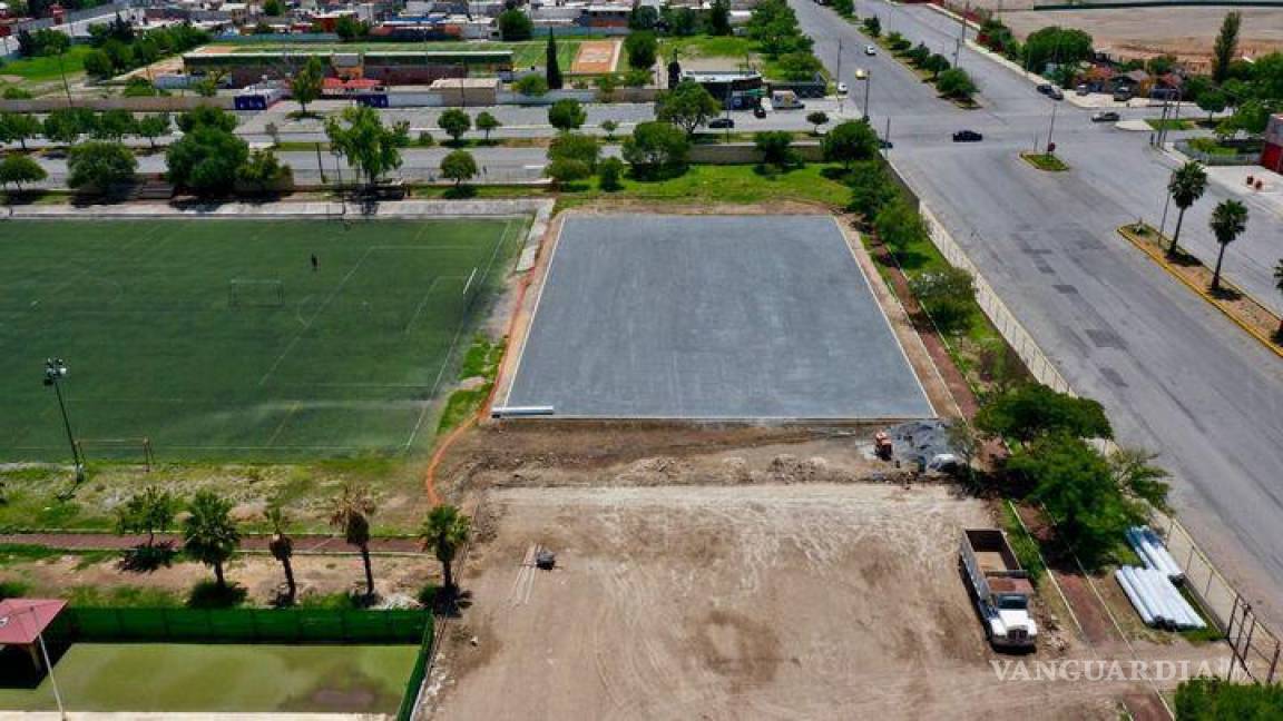 Avanza construcción de canchas al sur de Saltillo; obras están en fases finales