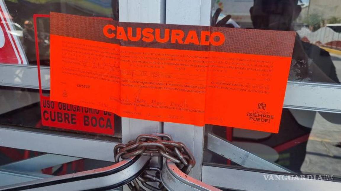 Clausuran establecimientos de pollos en Torreón por condiciones insalubres