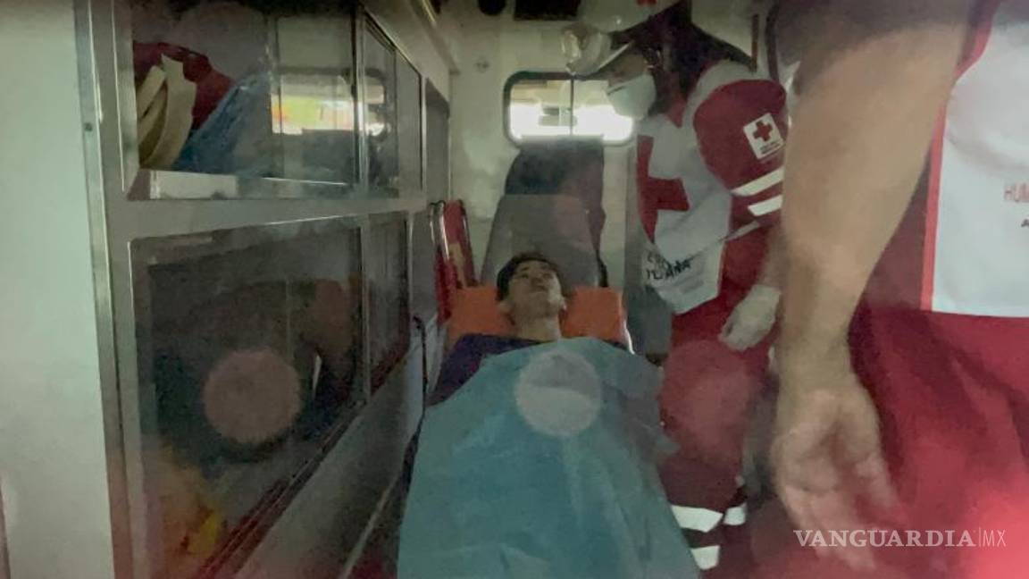 $!El joven tuvo que ser llevado a un hospital.