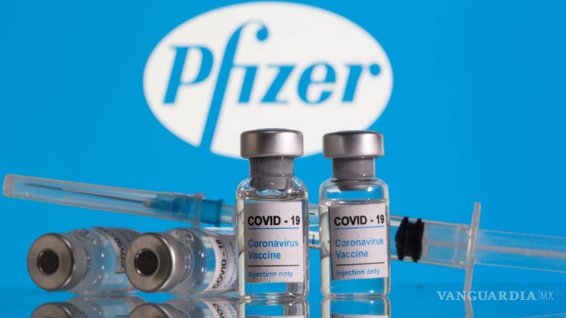 Vacuna de Pfizer puede durar 31 días en un refri