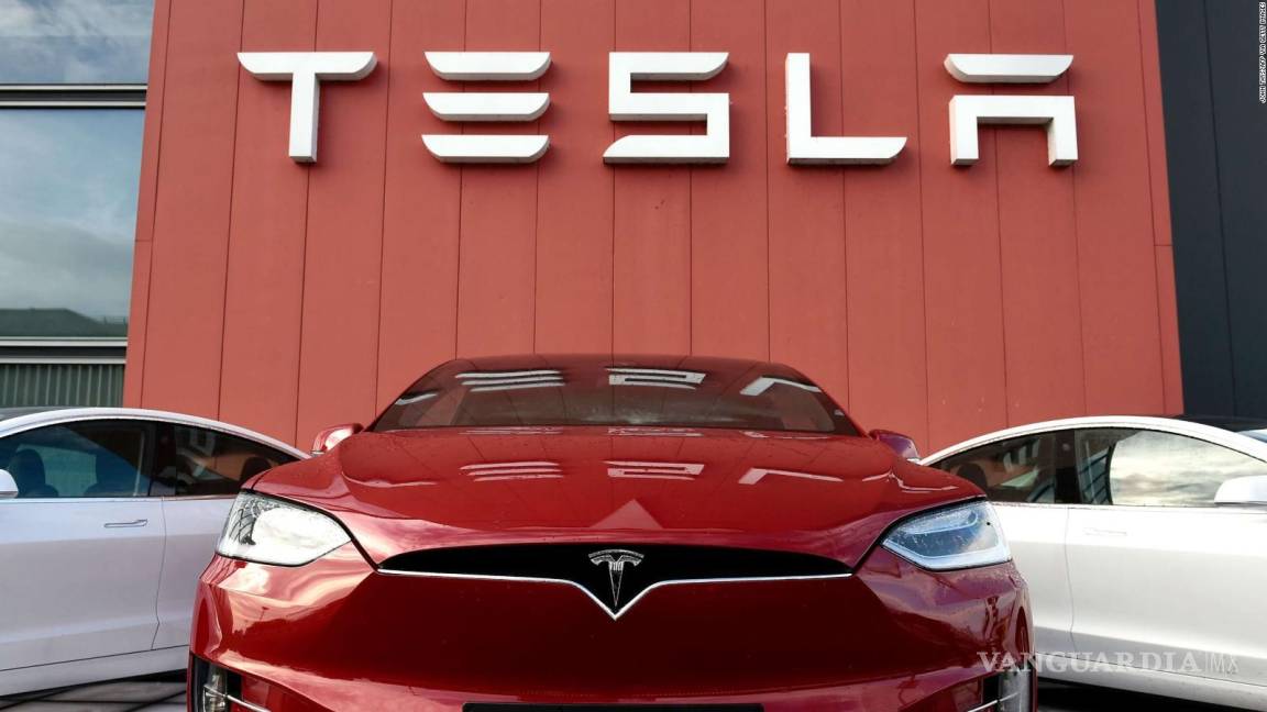 Tesla ahora vale más de billón de dólares