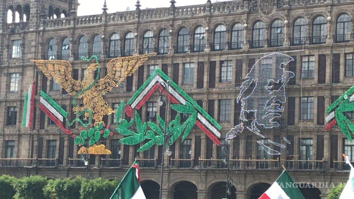 $!Águila juarista en el Zócalo contradice la ley, el Escudo Nacional nunca podrá modificarse