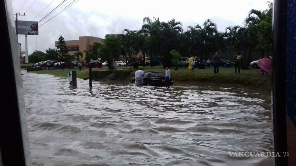 Lluvia inunda colonias de Tampico, Madero y Altamira en Tamaulipas
