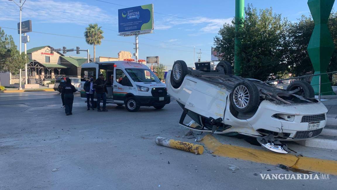 $!Al momento del choque no había personal dentro del banco.