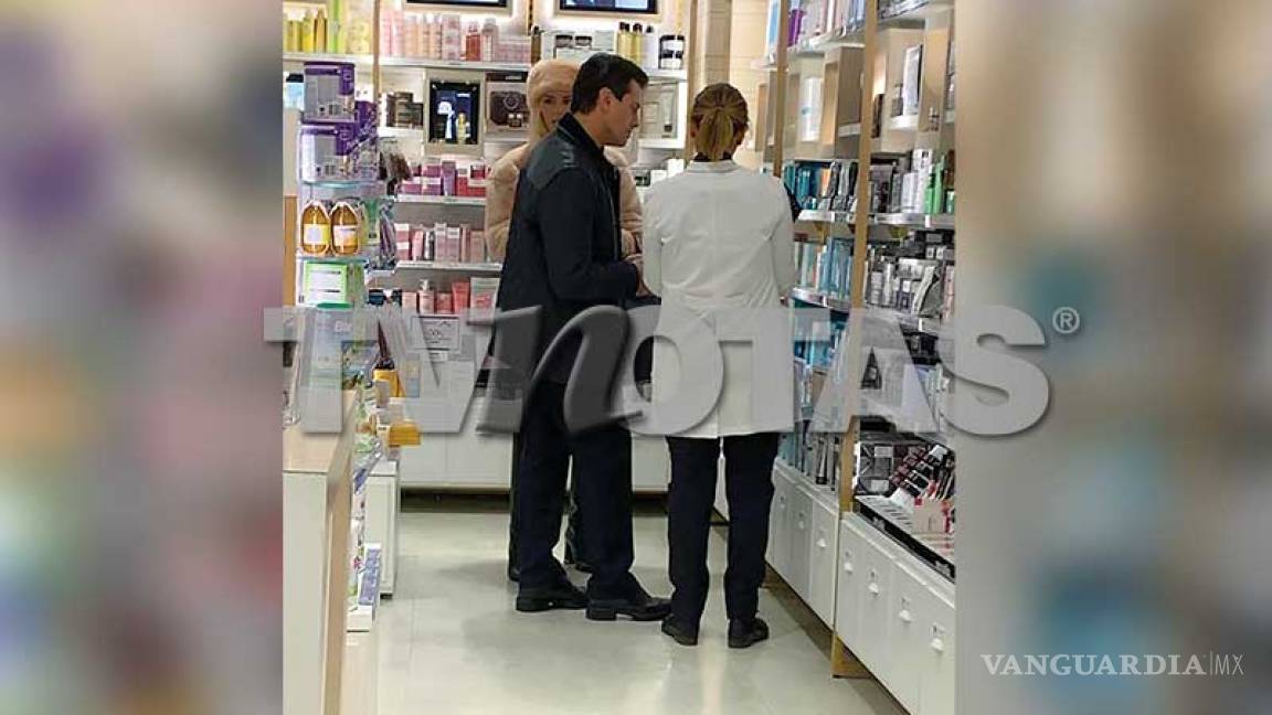 &quot;Con zapatos de tacón&quot;... Peña Nieto es captado junto Tania Ruiz Eichelmann en España usando calzado alto