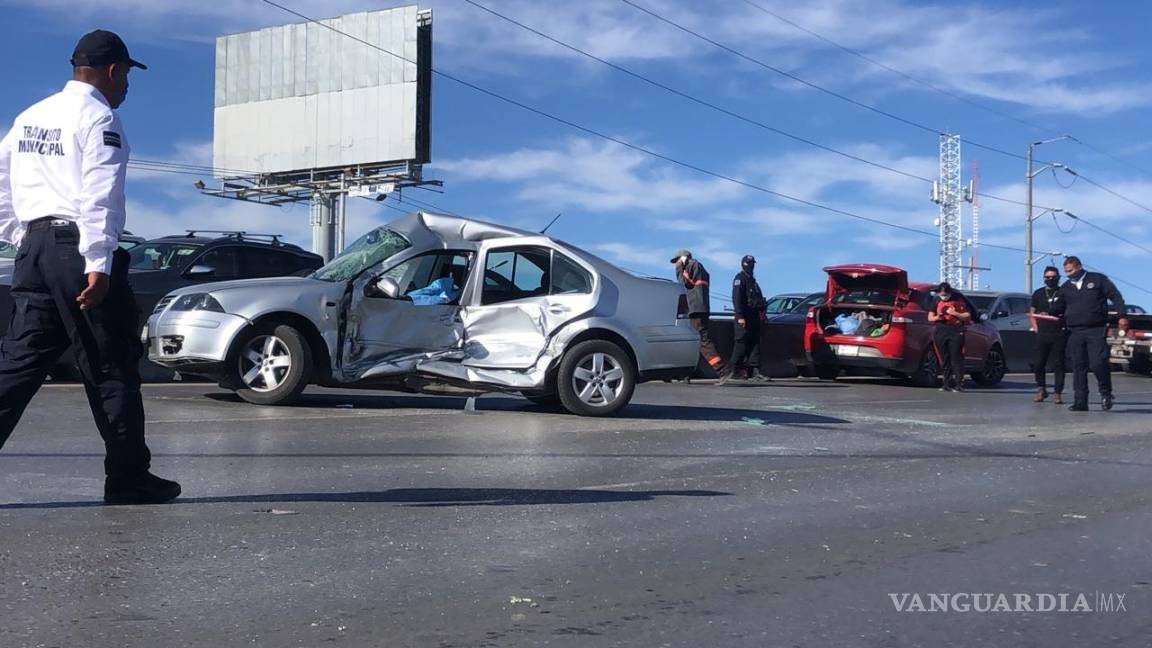 Muere conductor por accidente en Periférico LEA de Saltillo