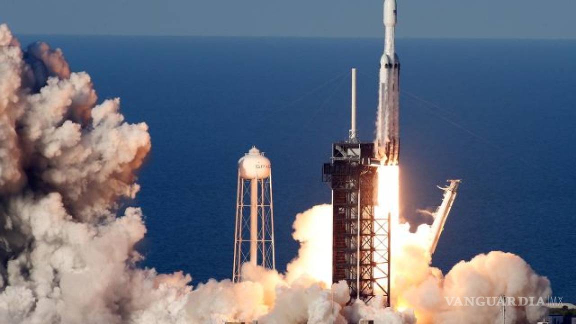 SpaceX lanza al espacio otros 52 satélites