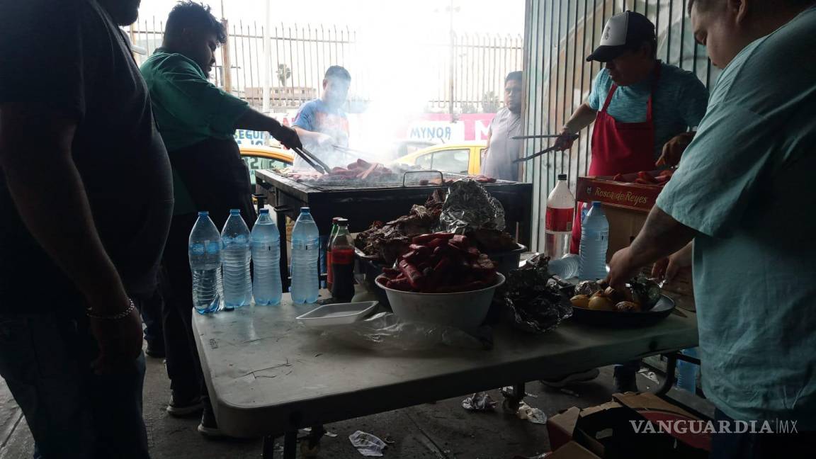 Acuden Bomberos y Protección Civil de Nuevo León a apagar incendio en fábrica y resulta carne asada