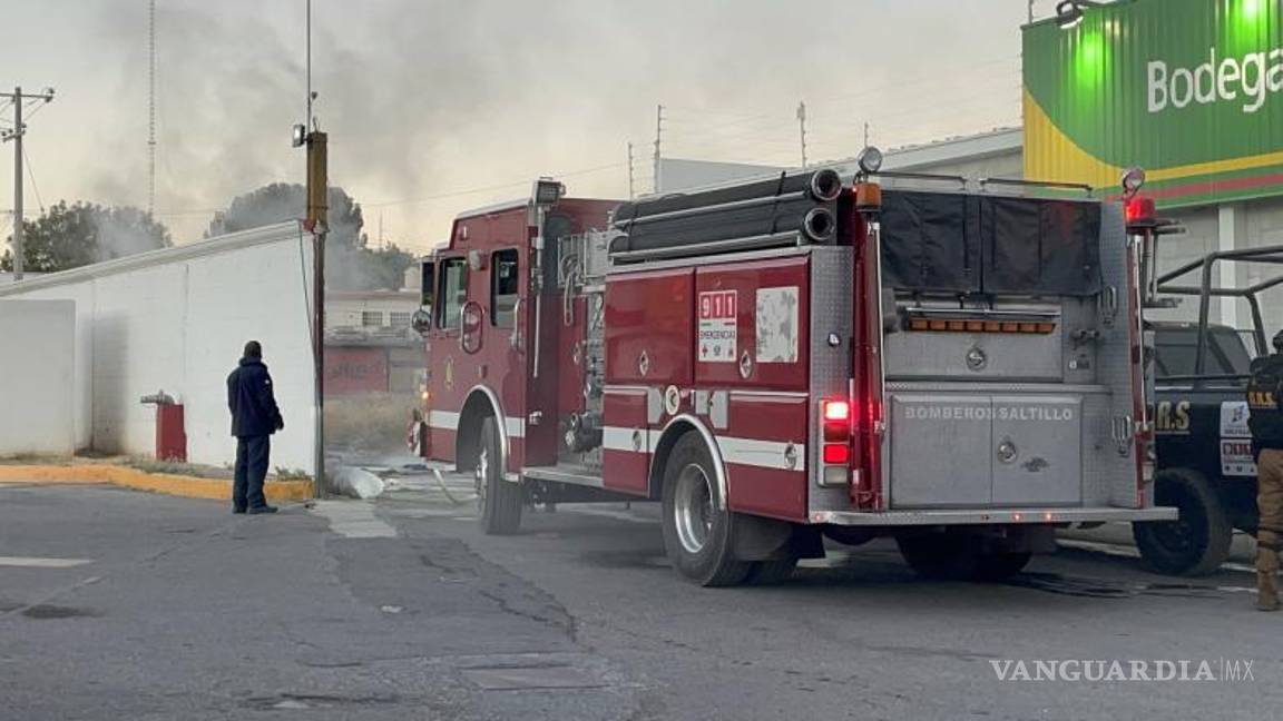 $!El siniestro generó alarma entre vecinos de la zona debido a la columna de humo visible desde varios puntos.