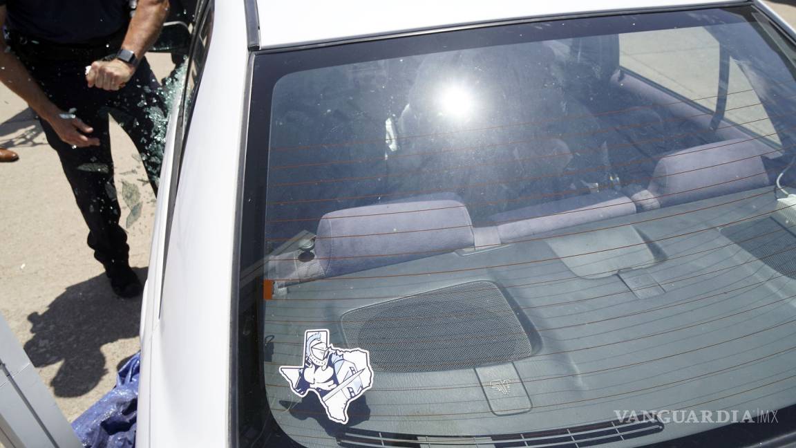 Bebé muere sofocada dentro de auto porque su papá no quiso romper las ventanas