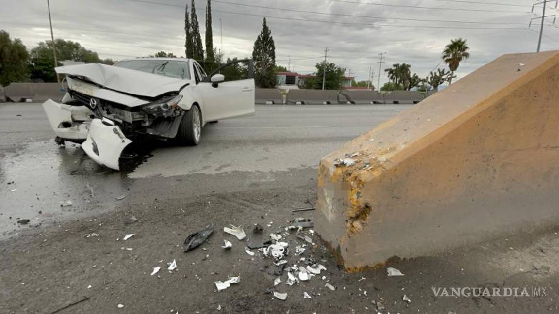 $!Policías municipales acudieron a abanderar la zona y evitar otro percance.