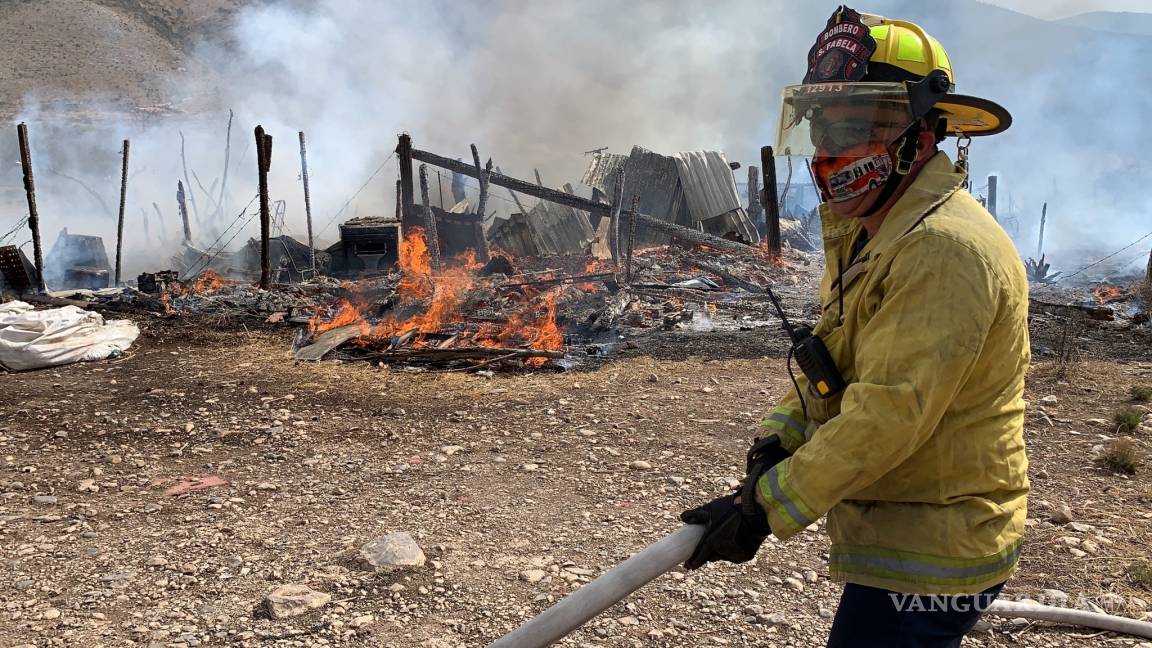 Pierde su patrimonio tras incendio de tejabán al oriente de Saltillo