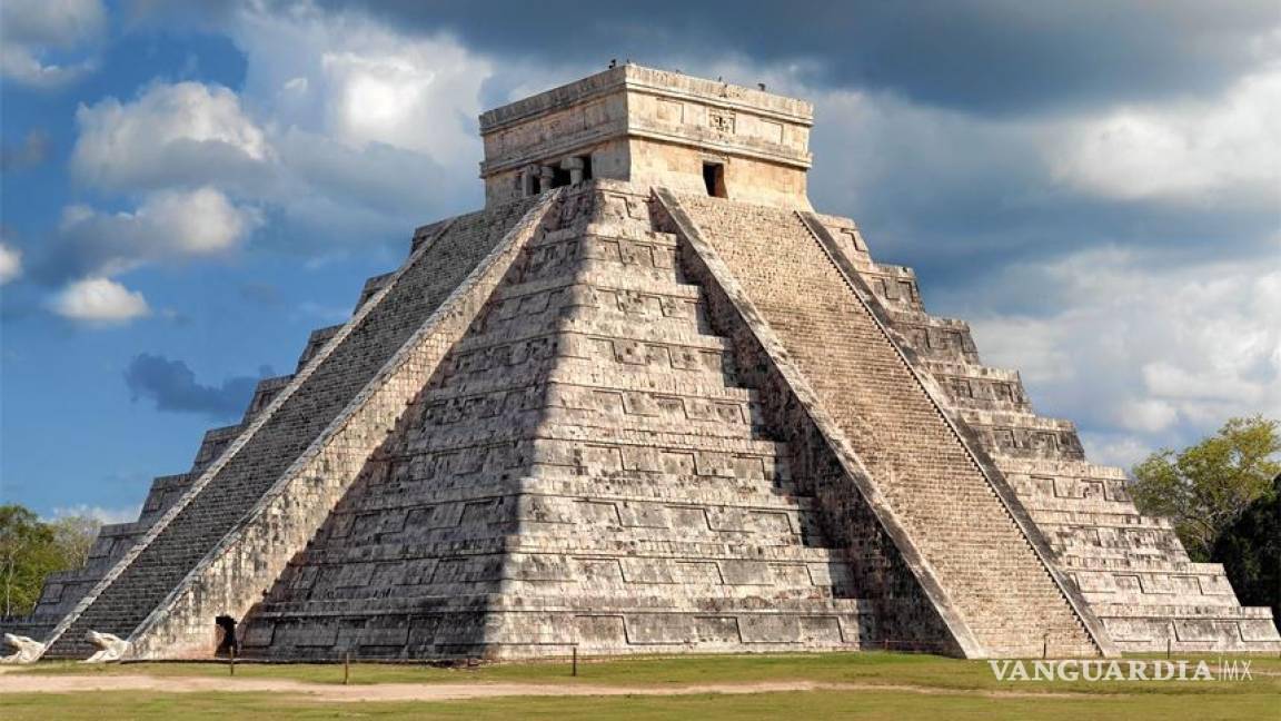 De nuevo, turista extranjero sube pirámide de Chichén Itzá y es recibido a golpes