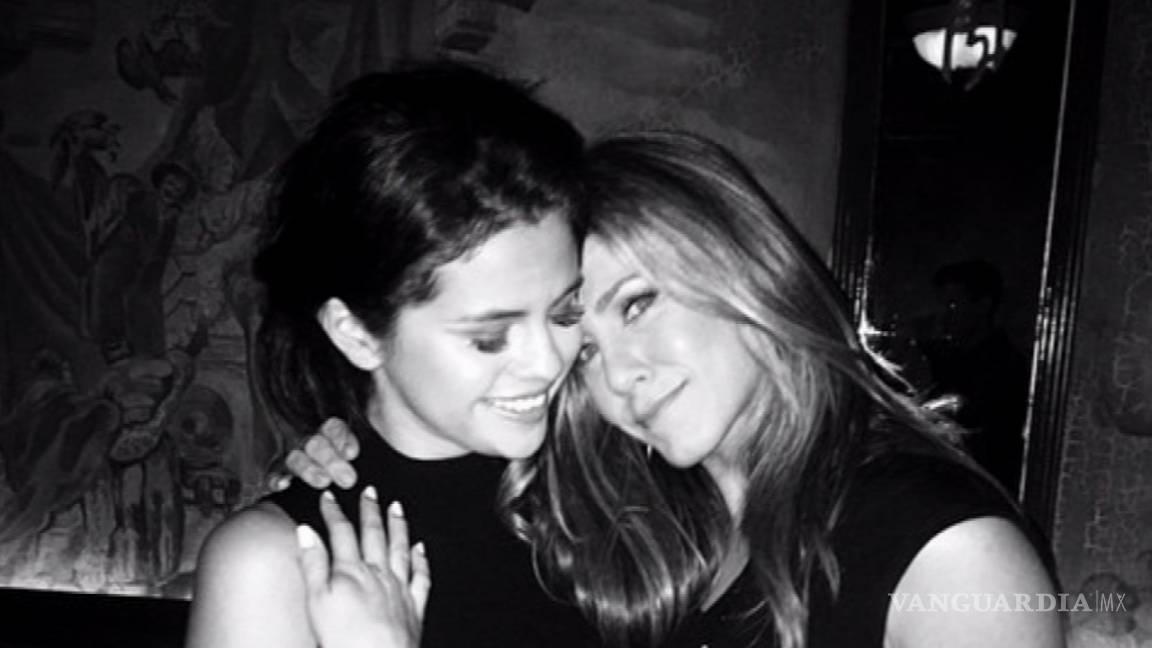 Jennifer Aniston pelea con Selena Gomez por salir con su ex