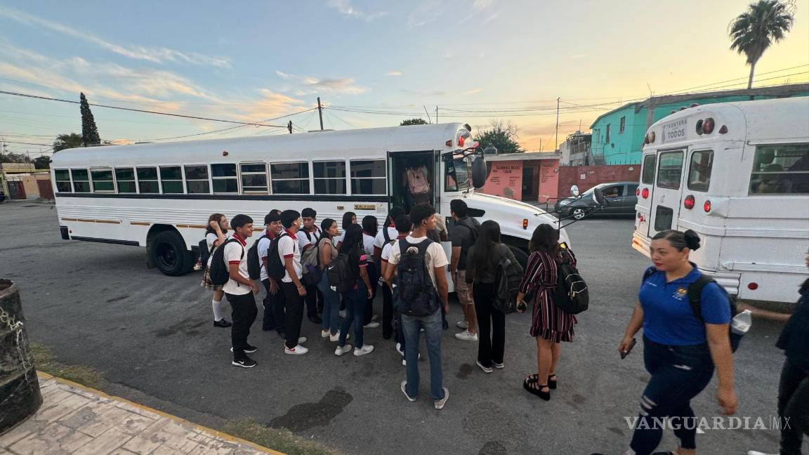 Ciudad Frontera: Regresa el Frontera Bus y traslada a 200 estudiantes de prepa y universidad