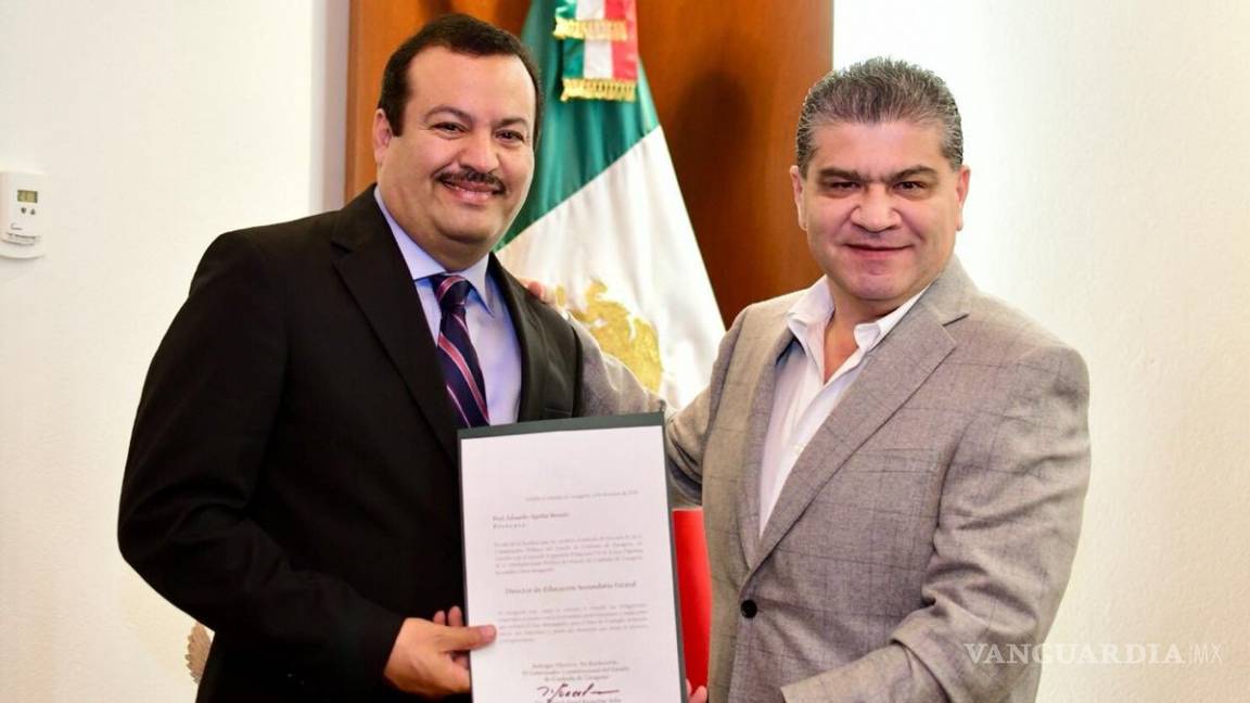 $!Miguel Riquelme entrega 3 nuevos nombramientos para la educación de Coahuila