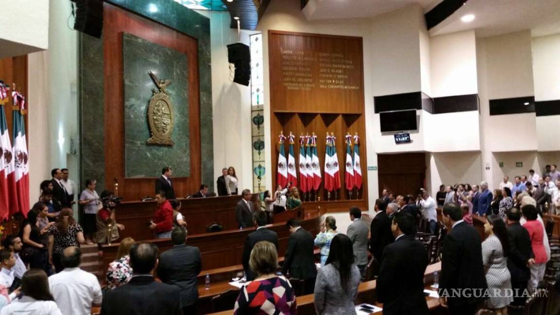 Diputados del PRI rechazan cobrar primera quincena en Sinaloa