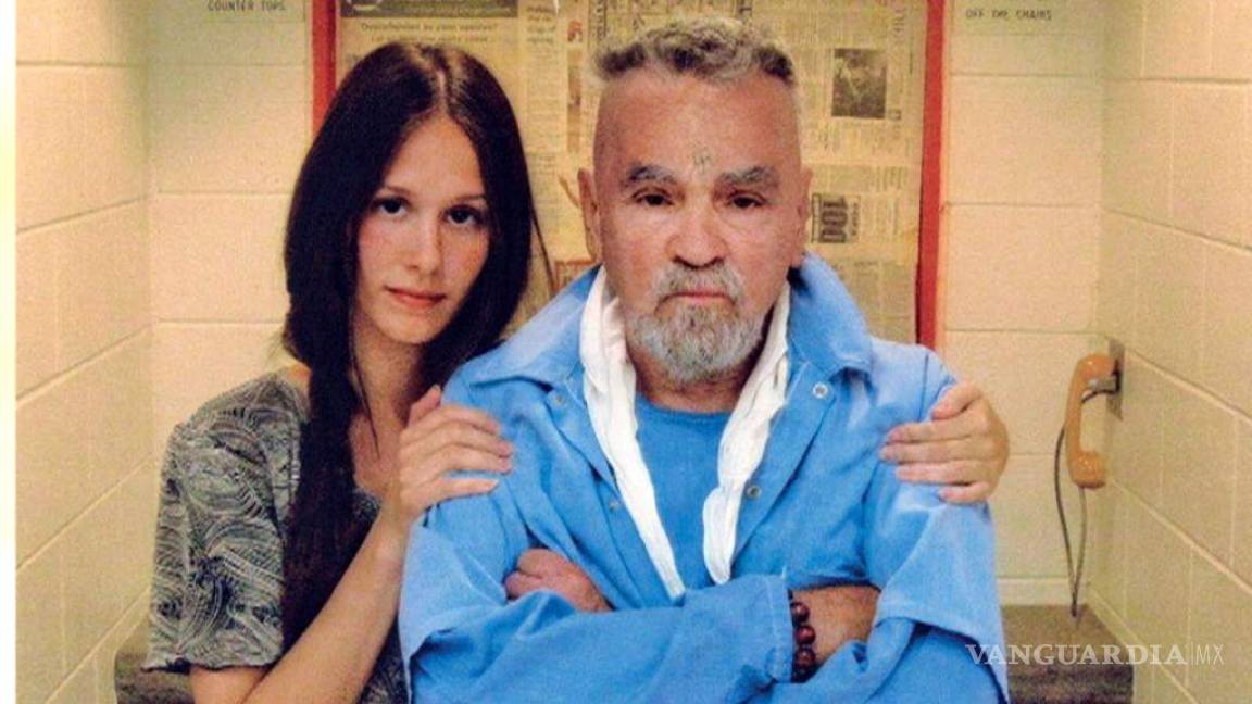 Charles Manson regresa a prisión tras ser hospitalizado