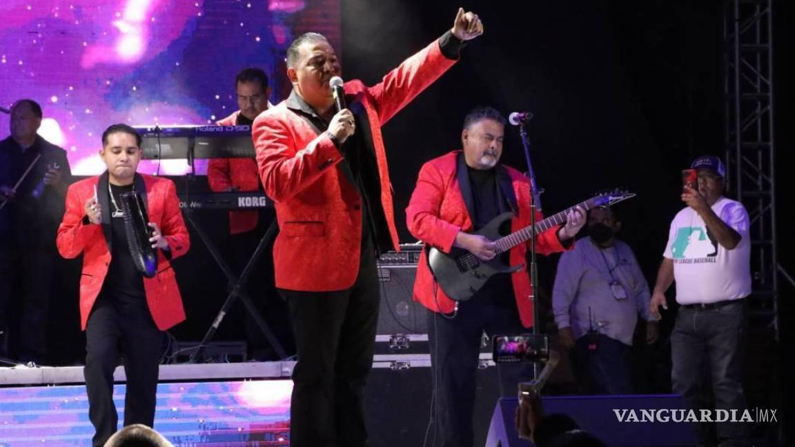 $!El popular grupo de cumbia se presentó el tercer día de actividades de la Expo Feria Saltillo 2022.