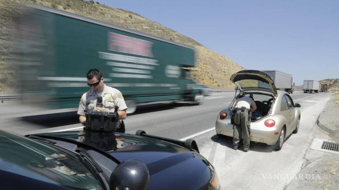 Agentes de la policía de Los Angeles detuvieron a miles de latinos inocentes