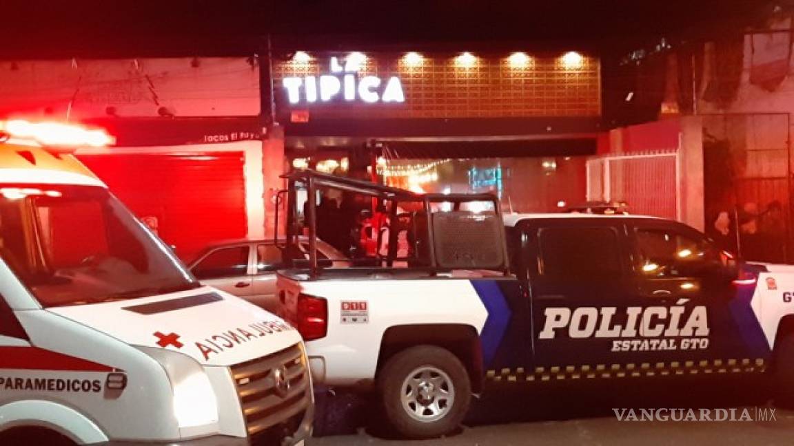 Comando armado ingresa a bar en Guanajuato y ejecuta a 5 personas