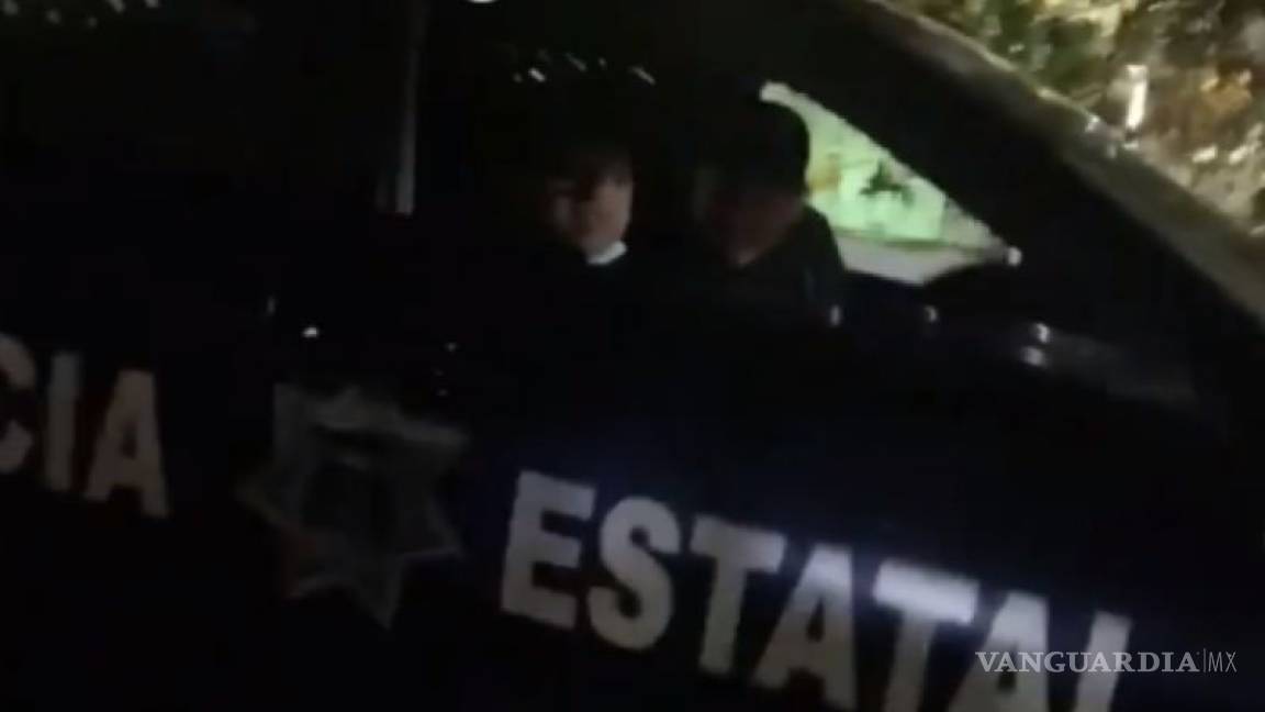 Evidencian a policías de Tabasco acosando a jovencitas desde su patrulla