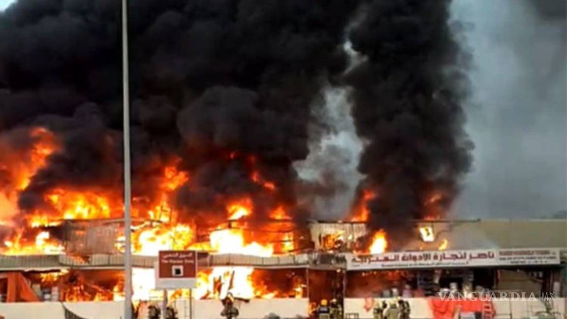 Incendio consume mercado de Ajmán, Emiratos Árabes