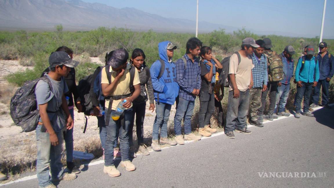 $!Rescatan a migrantes abandonados en Ocampo, Coahuila