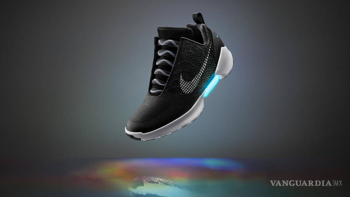 $!Nike anuncia las HyperAdapt 1.0, zapatillas que se atan solas como en 'Volver al futuro'
