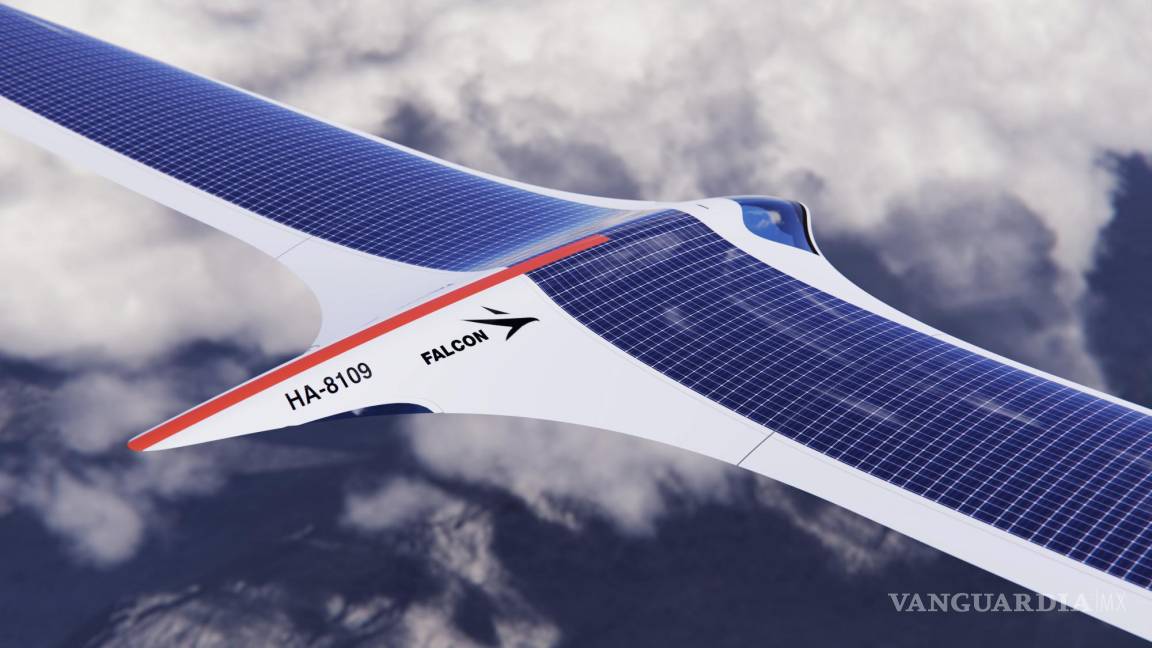 $!Paneles solares sobre el fuselaje del ‘Falcon Solar’.