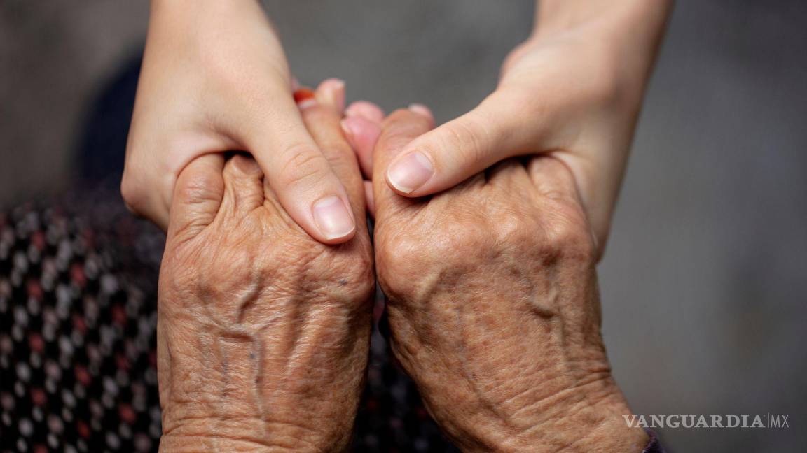 ¿Estudias enfermería? Ofrece UAdeC maestría en ‘cuidado del Adulto Mayor’ ante envejecimiento poblacional