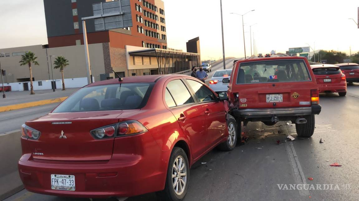 Doble accidente vial provoca caos en el bulevar V. Carranza de Saltillo