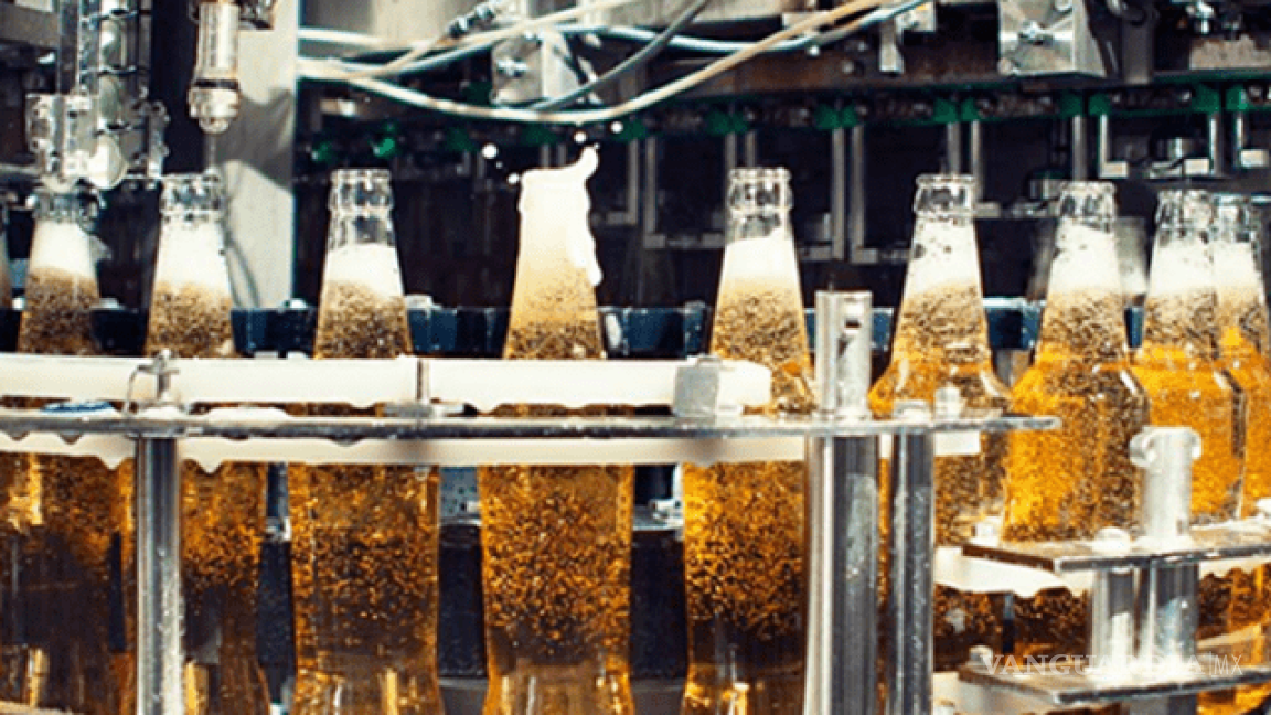 Cervezas cuestan más y hay menos, por escasez de aluminio y vidrio; refrescos también