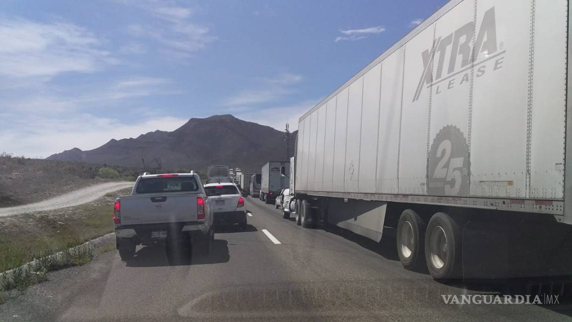 Reportan 'nudo' en la carretera Monterrey-Saltillo