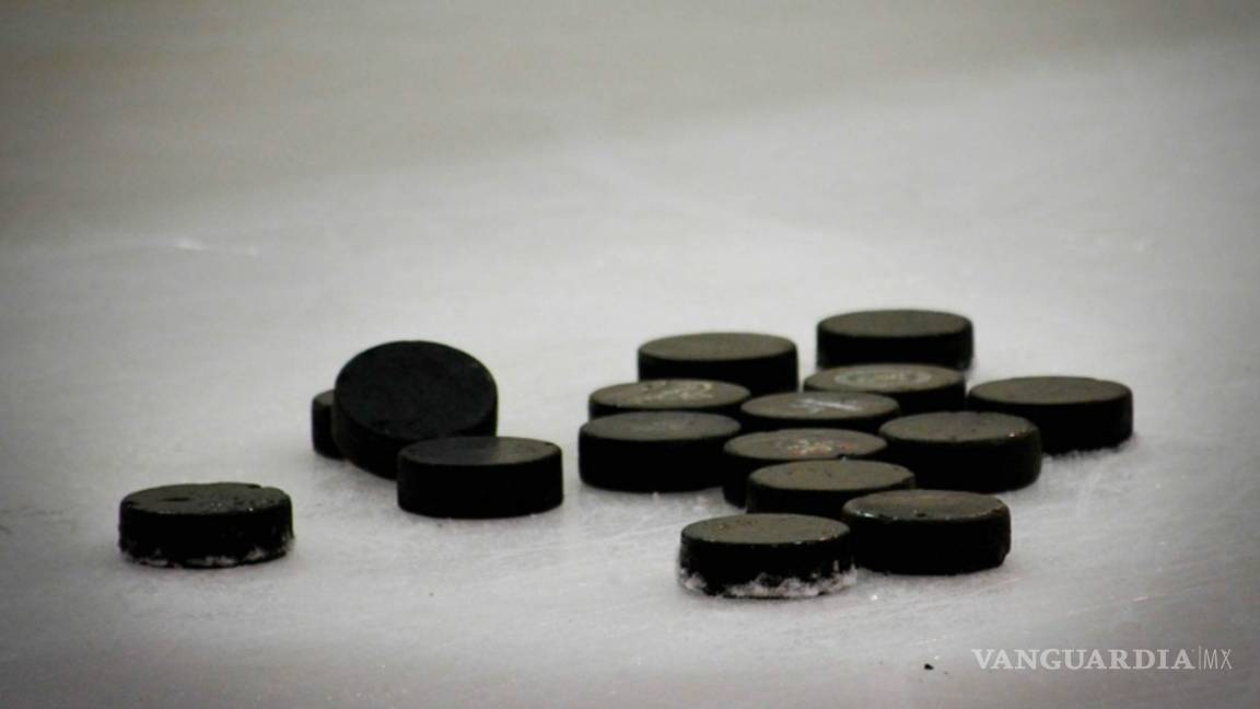 $!Proponen una nueva solución ante los tiroteos en escuelas de EU, discos de hockey contra las balas