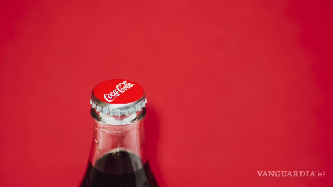 $!La Coca-Cola, esa bebida refrescante que muchos disfrutan, esconde un as bajo la manga: ¡su poder de limpieza!
